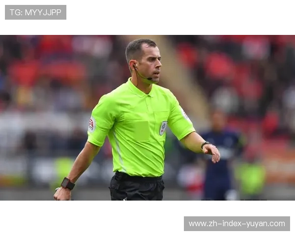 裁判鲍森面临执法压力 其在VAR介入后的最终判罚受关注